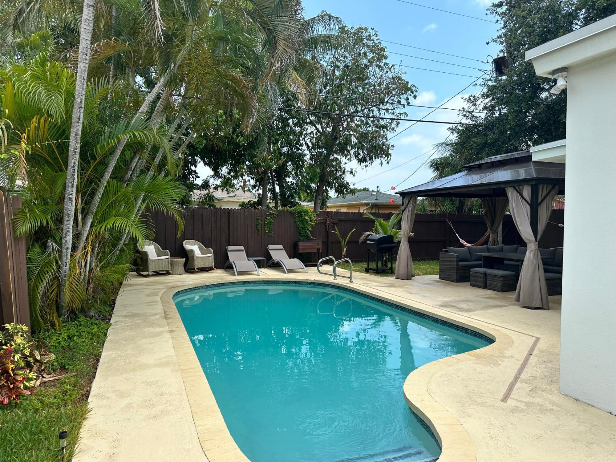 Holiday home Pool House 3 Bedroom 2 Bathroom